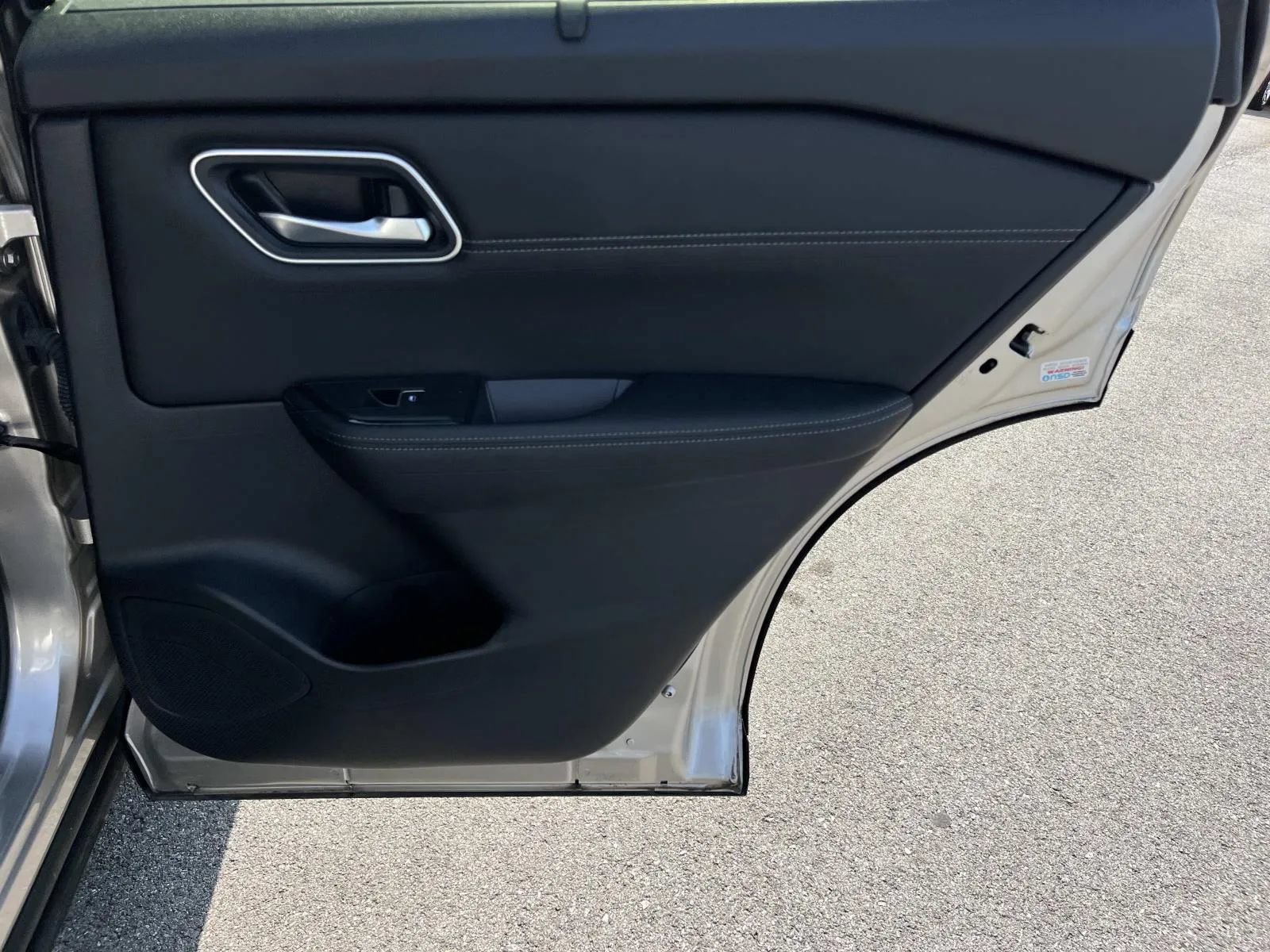 Used 2025 Nissan Rogue Platinum w/ Tech Package FWD image 24
