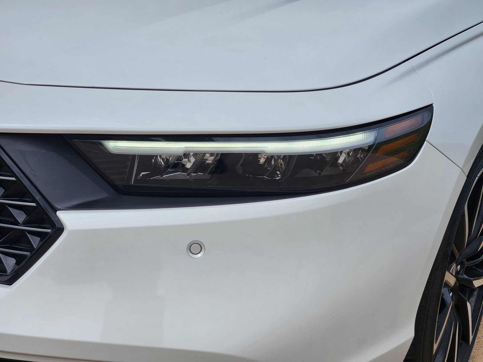 Used 2025 Honda Accord Touring image 9