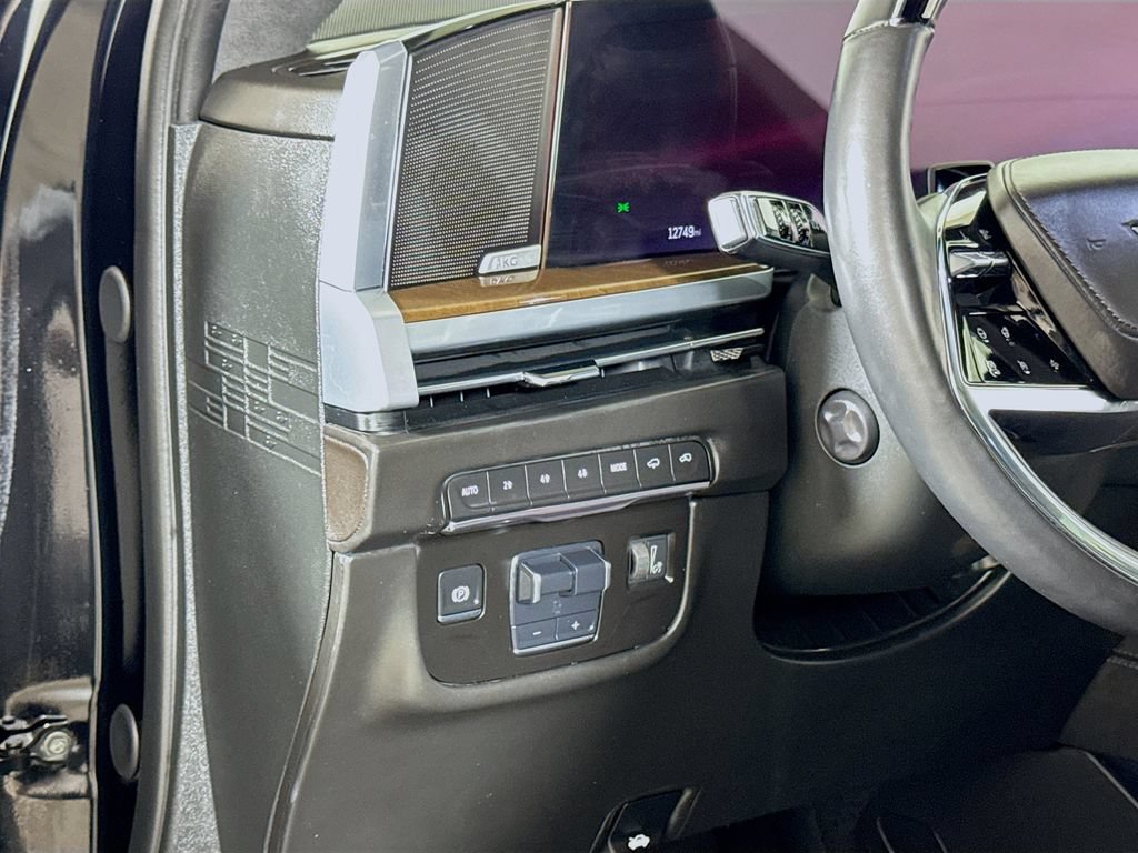 Certified 2025 Cadillac Escalade Sport Platinum w/ LPO, ONYX Package AWD/4WD image 8