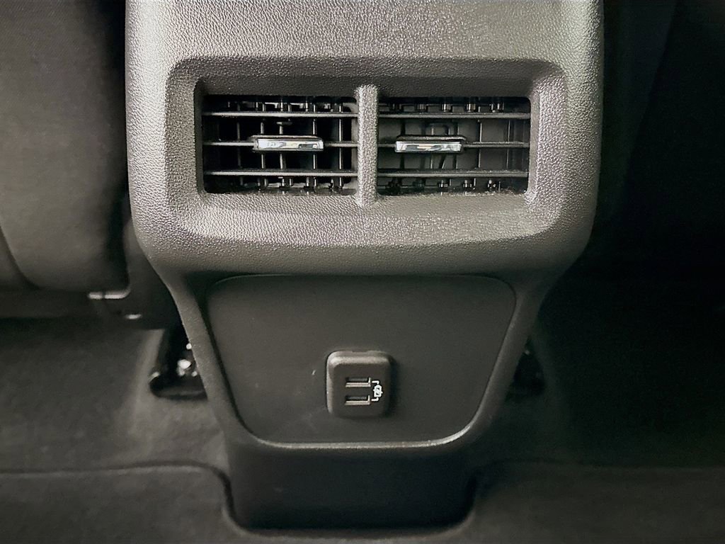 Used 2023 Chevrolet Equinox LT image 22