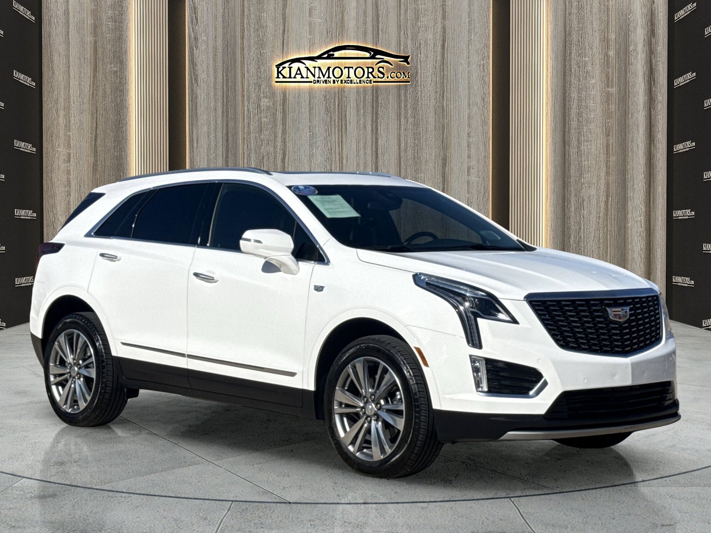 Used 2025 Cadillac XT5 Premium Luxury FWD image 1