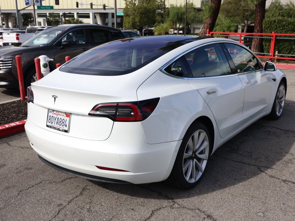 Used 2018 Tesla Model 3 Long Range image 4