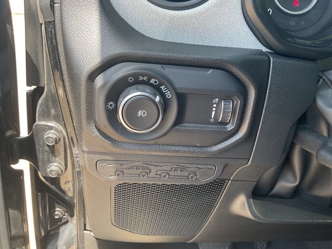 Used 2025 Jeep Wrangler Unlimited Sport AWD/4WD image 19