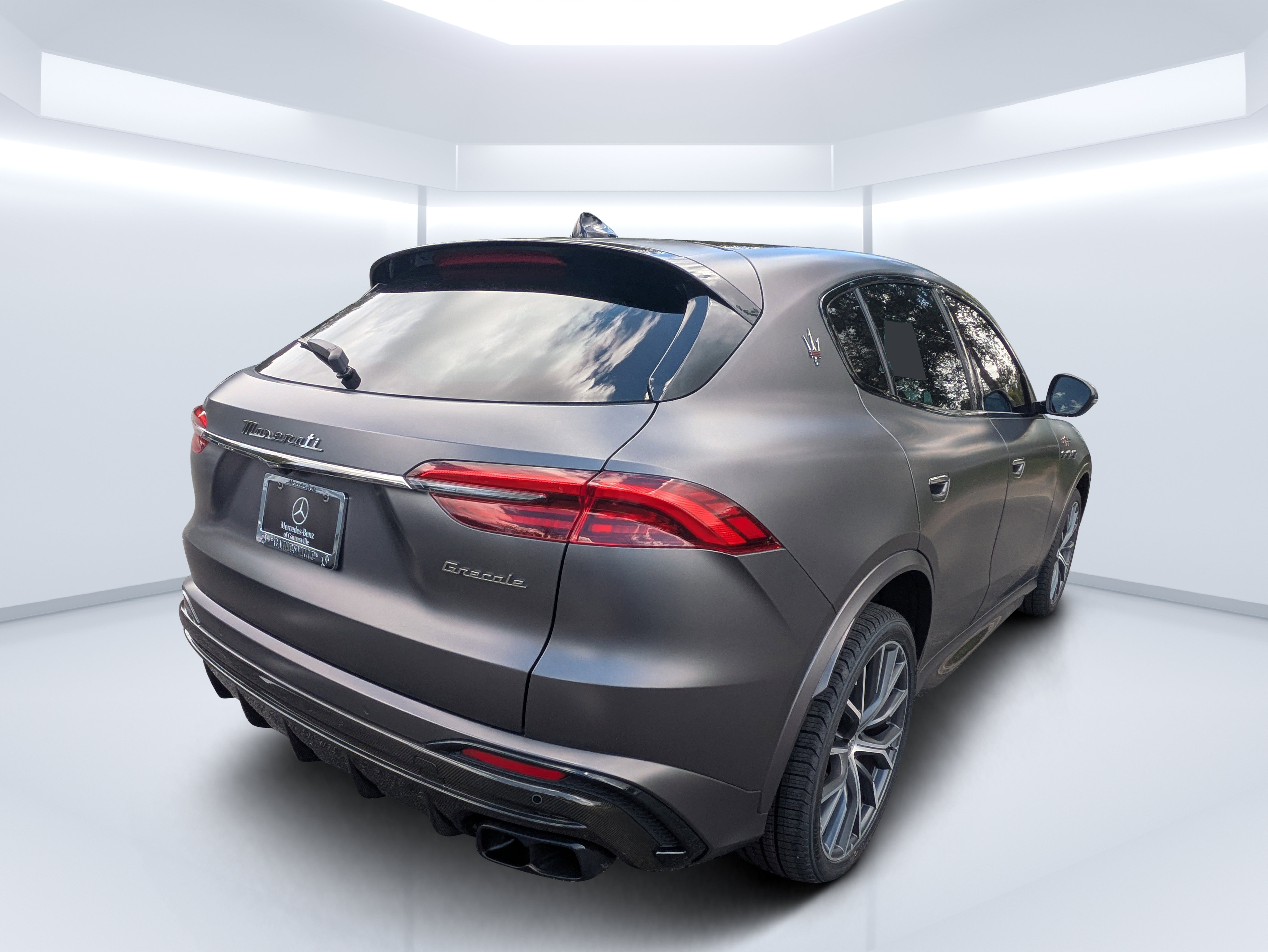 Used 2023 Maserati Grecale Trofeo AWD/4WD image 3