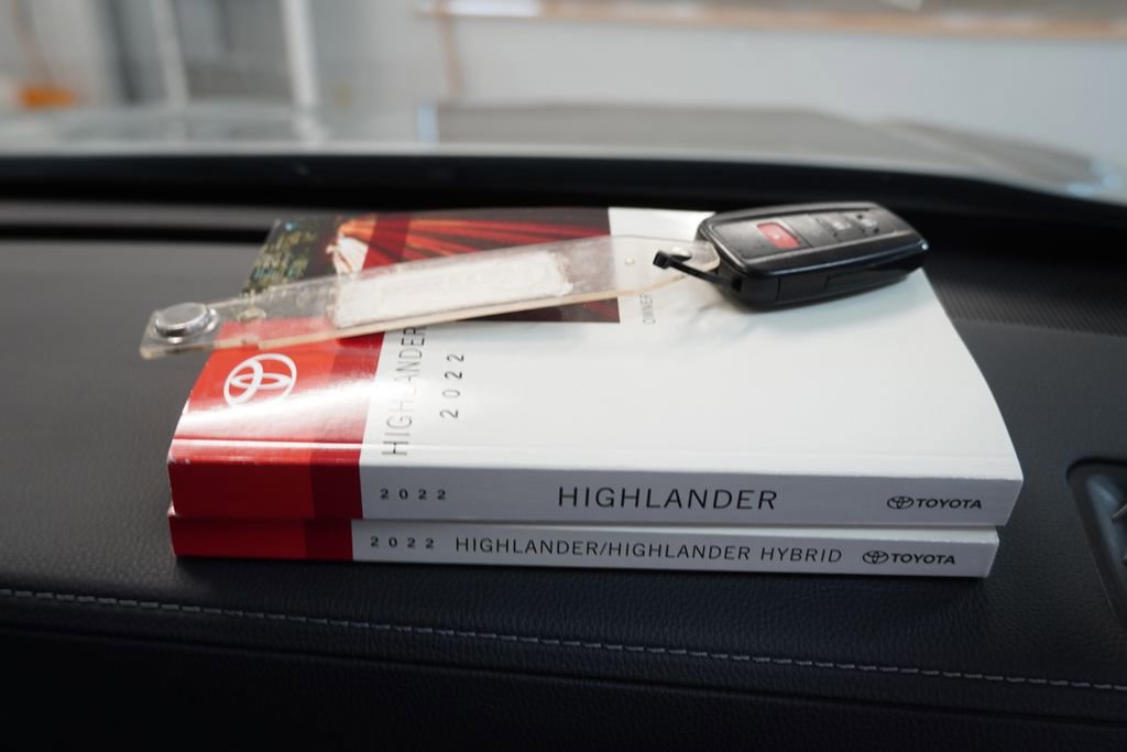Used 2022 Toyota Highlander Platinum image 41