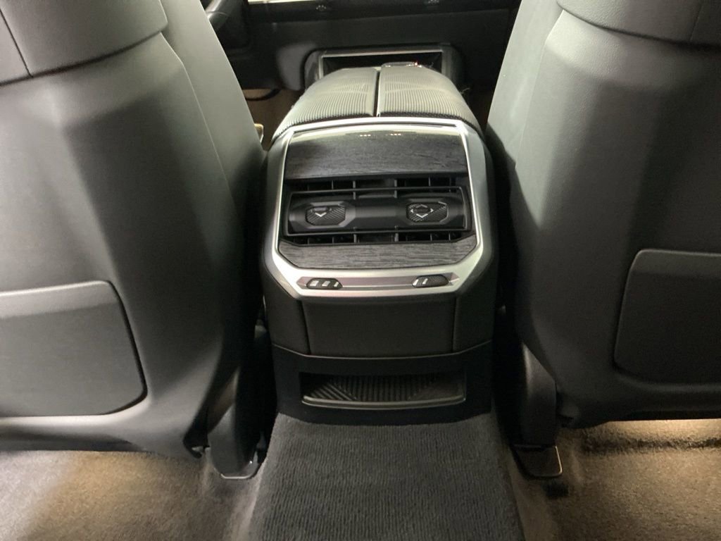 Certified 2023 BMW 740i image 28