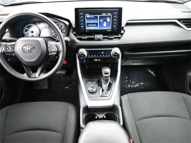 Used 2021 Toyota RAV4 LE image 16