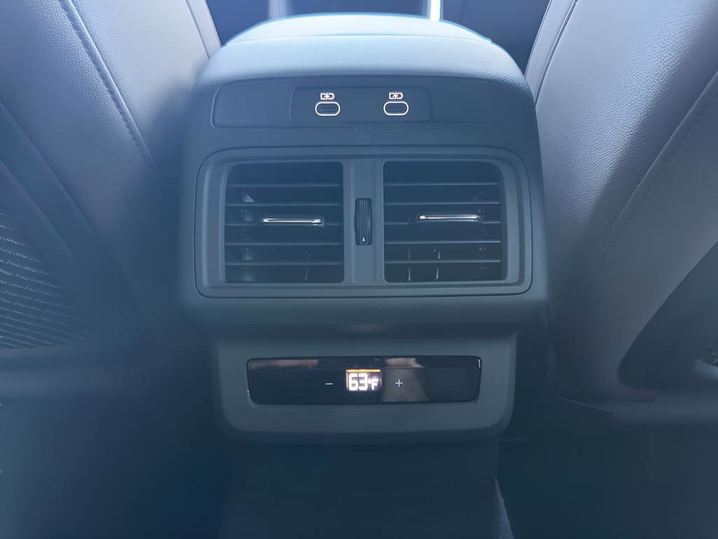 Used 2025 Audi Q5 Premium w/ Convenience Package image 18
