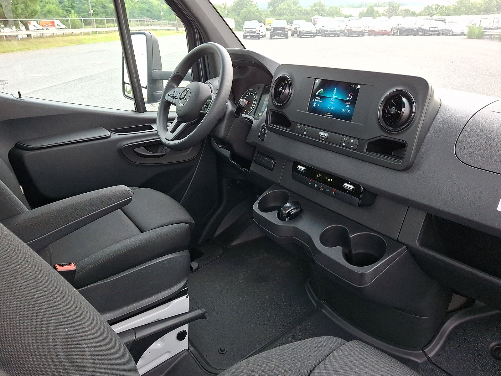 Used 2023 Mercedes-Benz Sprinter 4500 image 14