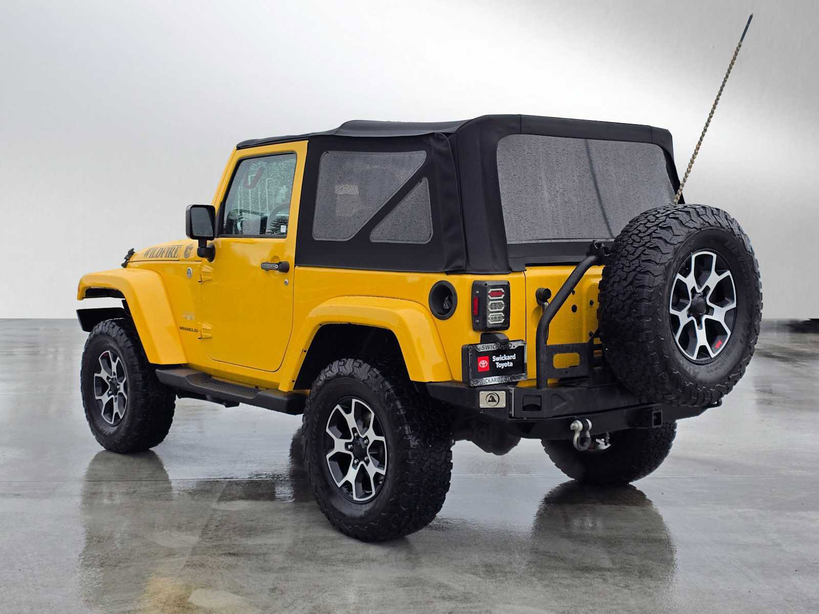 Used 2015 Jeep Wrangler Sahara w/ Connectivity Group image 5