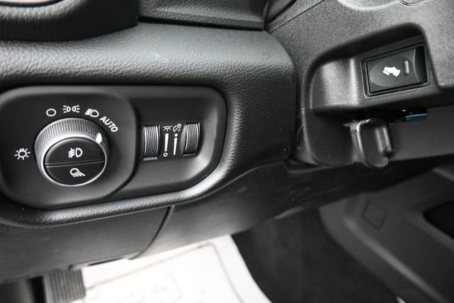 New 2026 RAM 3500 Laramie AWD/4WD image 32