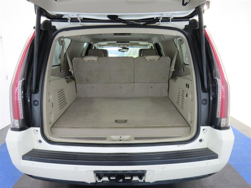 Used 2015 Cadillac Escalade ESV Luxury RWD image 12