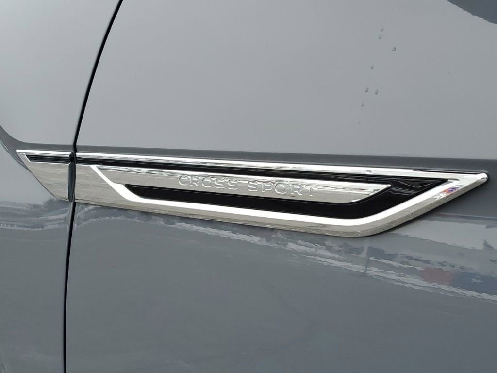 Used 2021 Volkswagen Atlas Cross Sport SE image 12