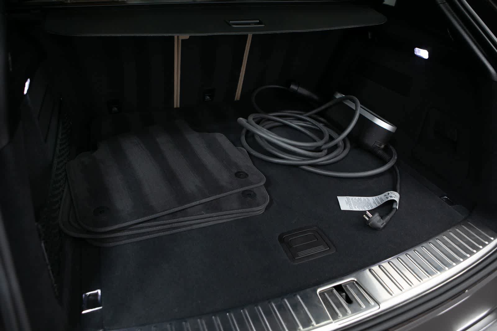 Certified 2023 Porsche Cayenne AWD/4WD image 36