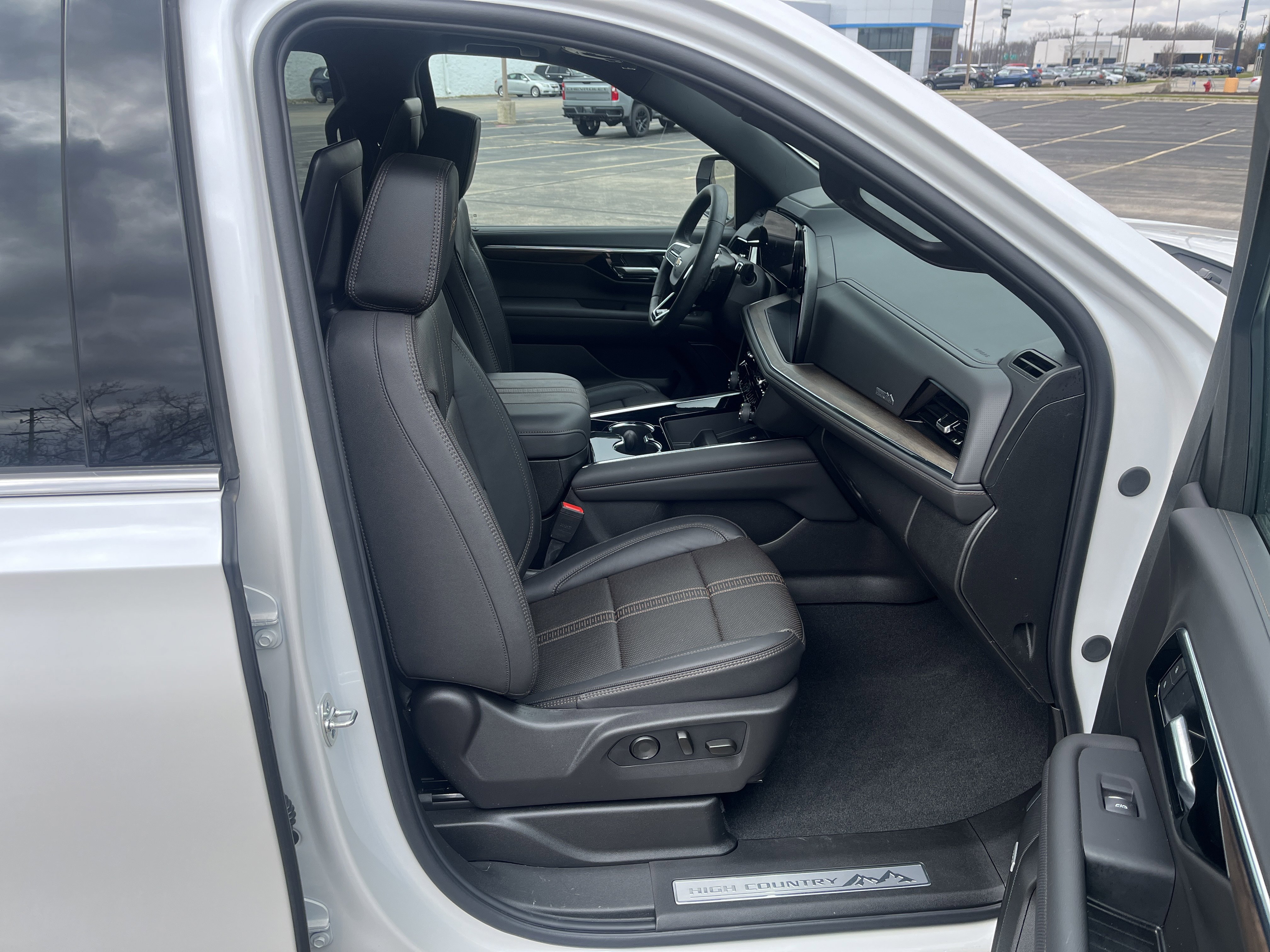 Used 2025 Chevrolet Tahoe High Country image 20