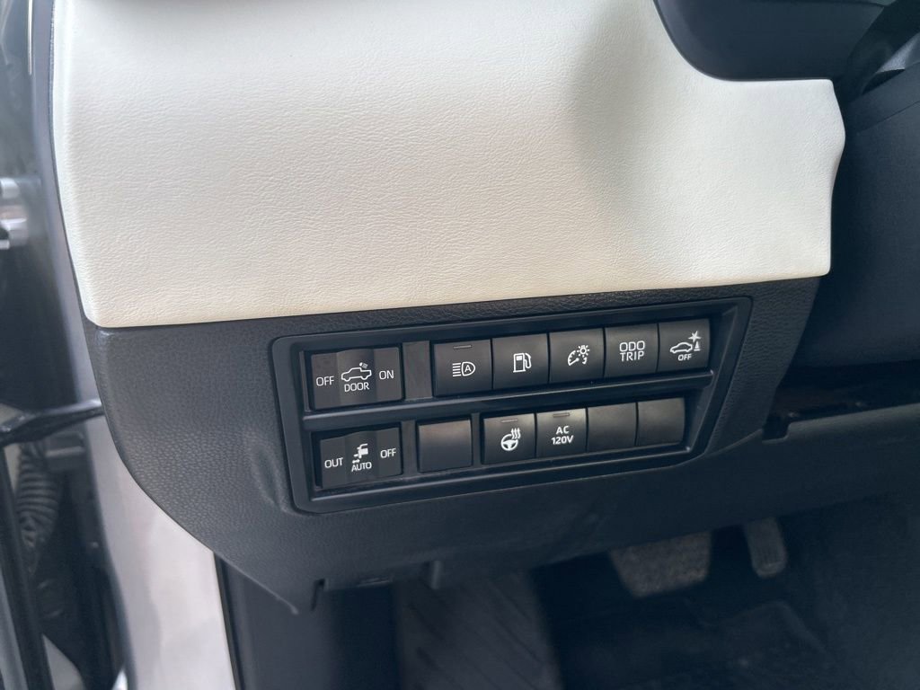 Used 2023 Toyota Tundra Capstone AWD/4WD image 22