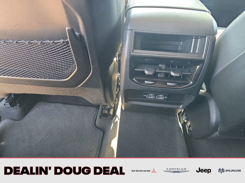 Used 2023 Jeep Grand Cherokee Laredo image 26