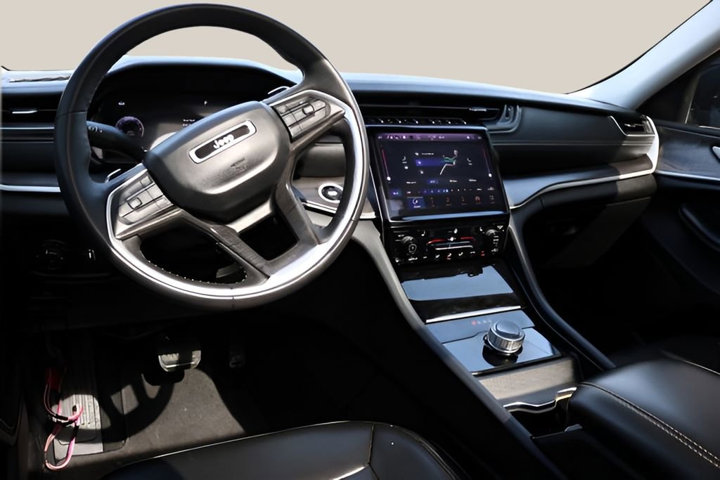 Used 2023 Jeep Grand Cherokee Limited RWD image 14