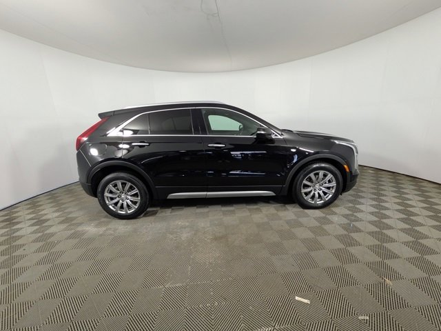 Used 2021 Cadillac XT4 Premium Luxury image 2