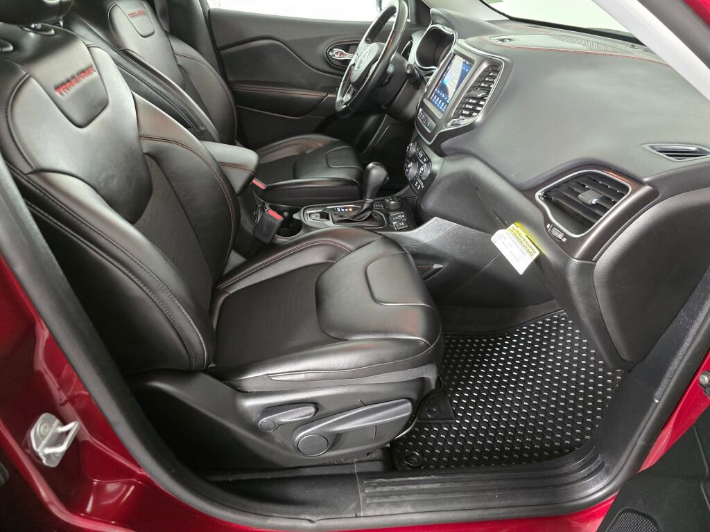 Used 2021 Jeep Cherokee Trailhawk w/ Technology Group image 42