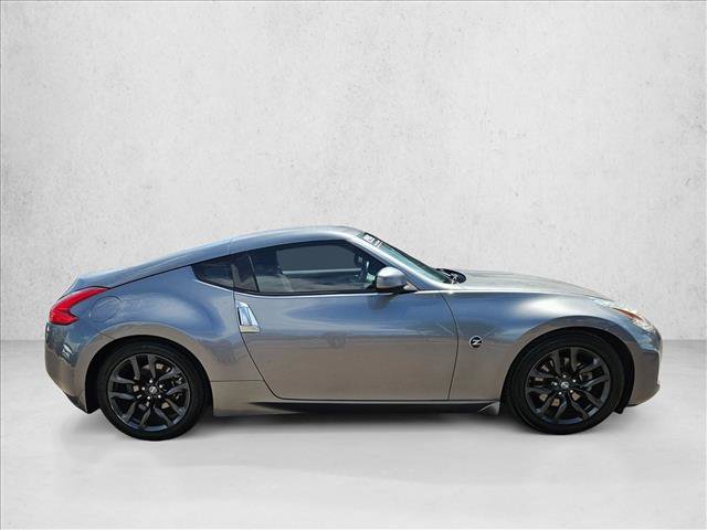 Used 2016 Nissan 370Z Coupe RWD image 4