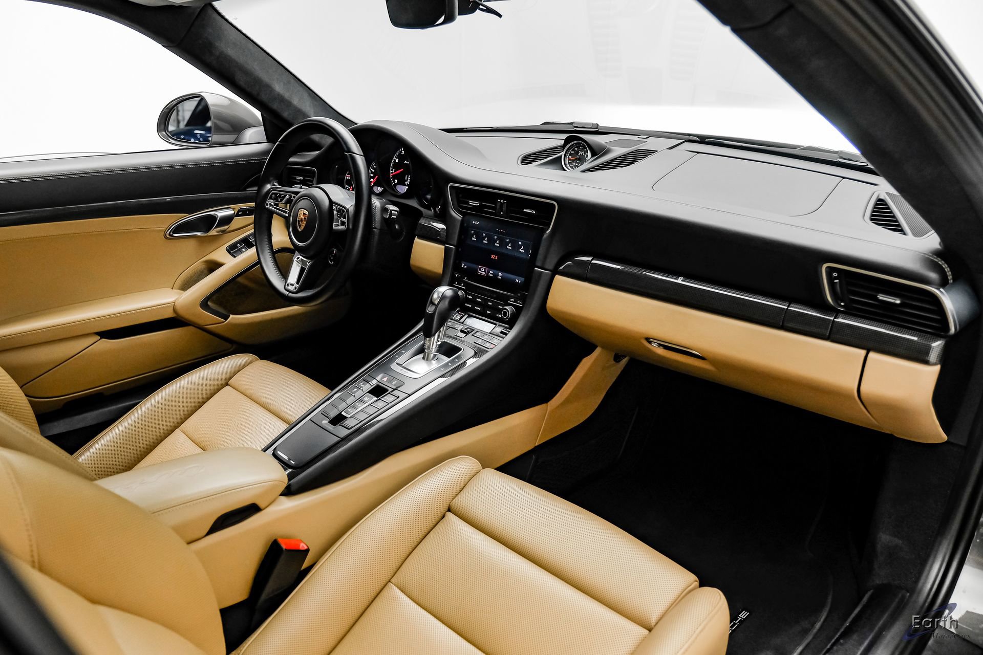 Used 2017 Porsche 911 Turbo image 45