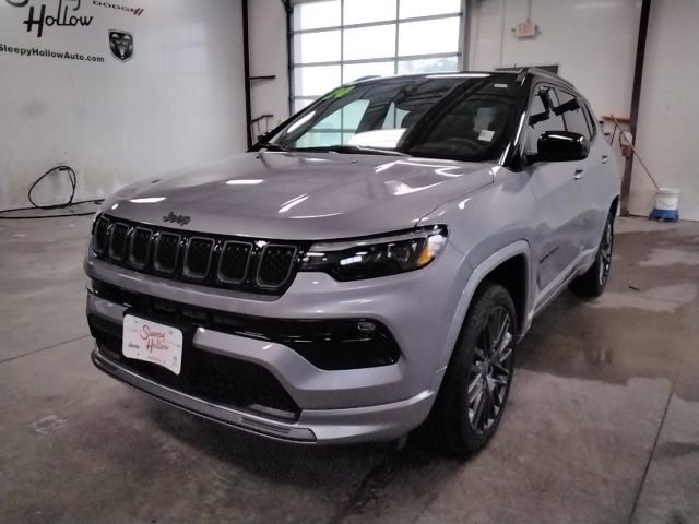 Used 2024 Jeep Compass Limited w/ High Altitude Package AWD/4WD image 10