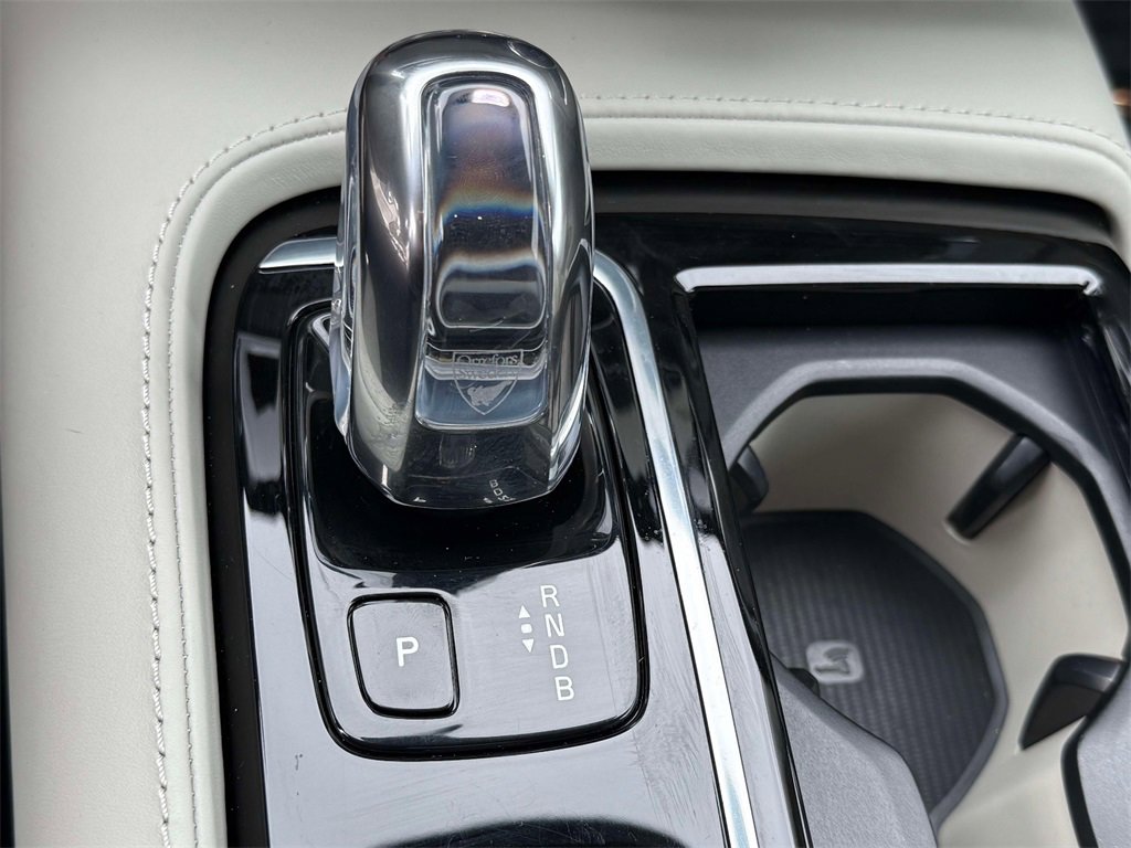 Used 2019 Volvo S60 T8 Inscription image 26