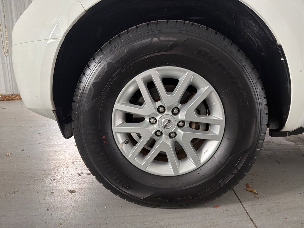 Used 2019 Nissan Frontier SV image 4