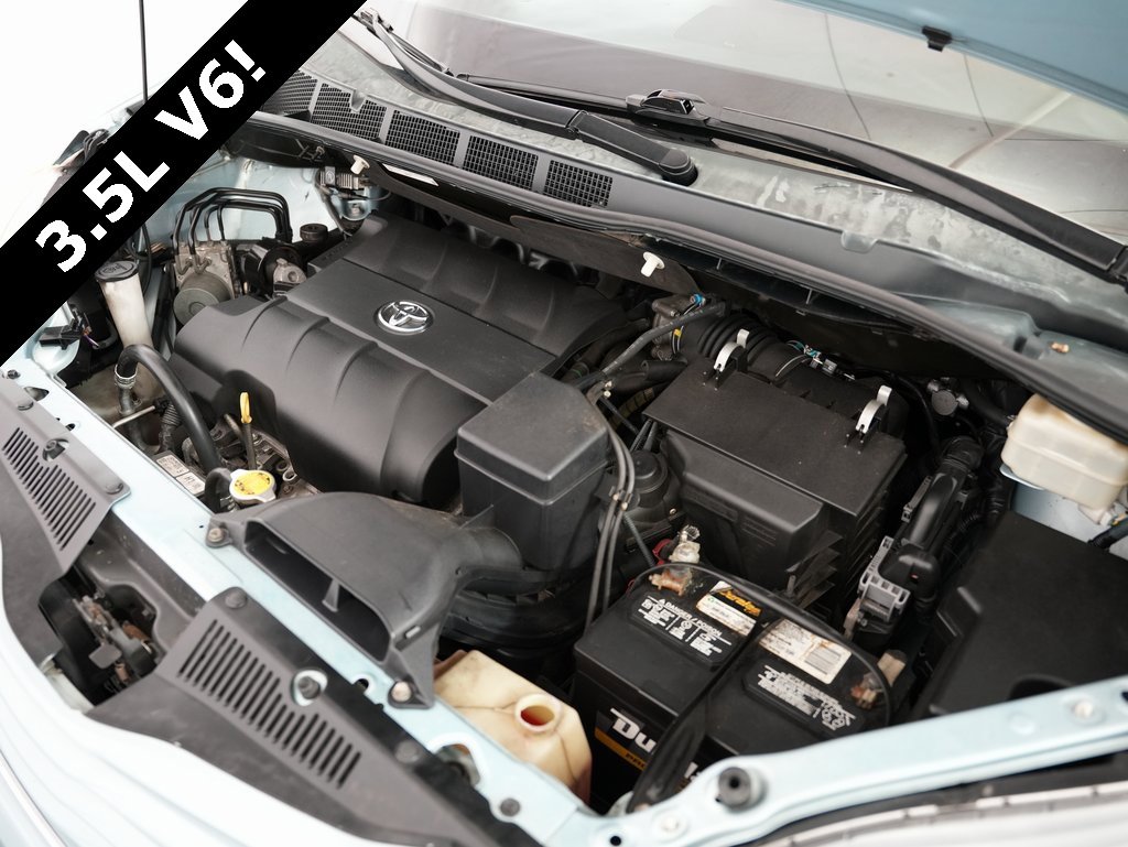 Used 2015 Toyota Sienna LE image 56