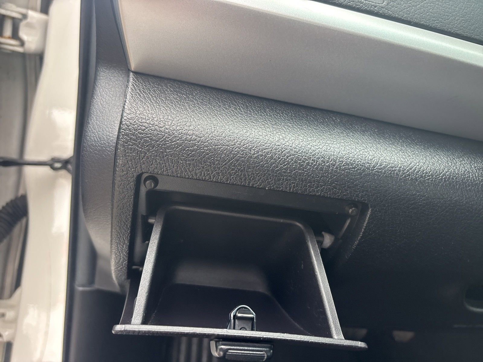 Used 2015 Toyota Camry SE image 17