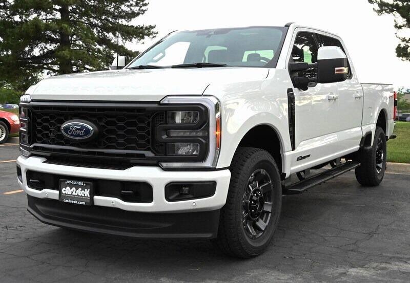 Used 2023 Ford F350 Lariat w/ Lariat Ultimate Package AWD/4WD image 3