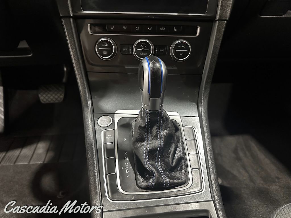 Used 2019 Volkswagen e-Golf SE w/ Driver Assistance Package image 35