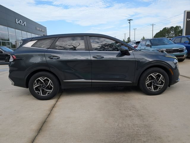 Used 2024 Kia Sportage LX FWD image 2
