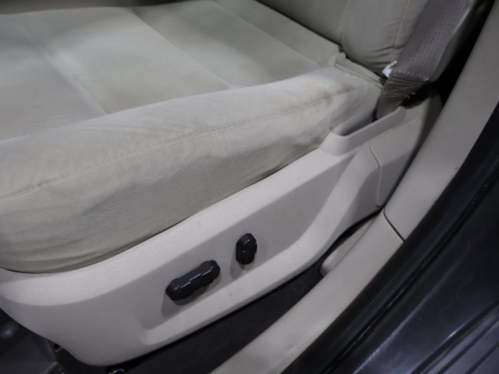 Used 2008 Ford Taurus SEL FWD image 12