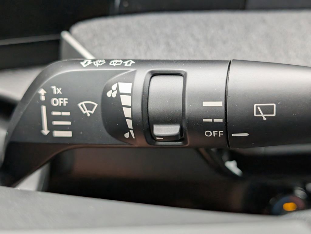 New 2026 Nissan Kicks SV image 25