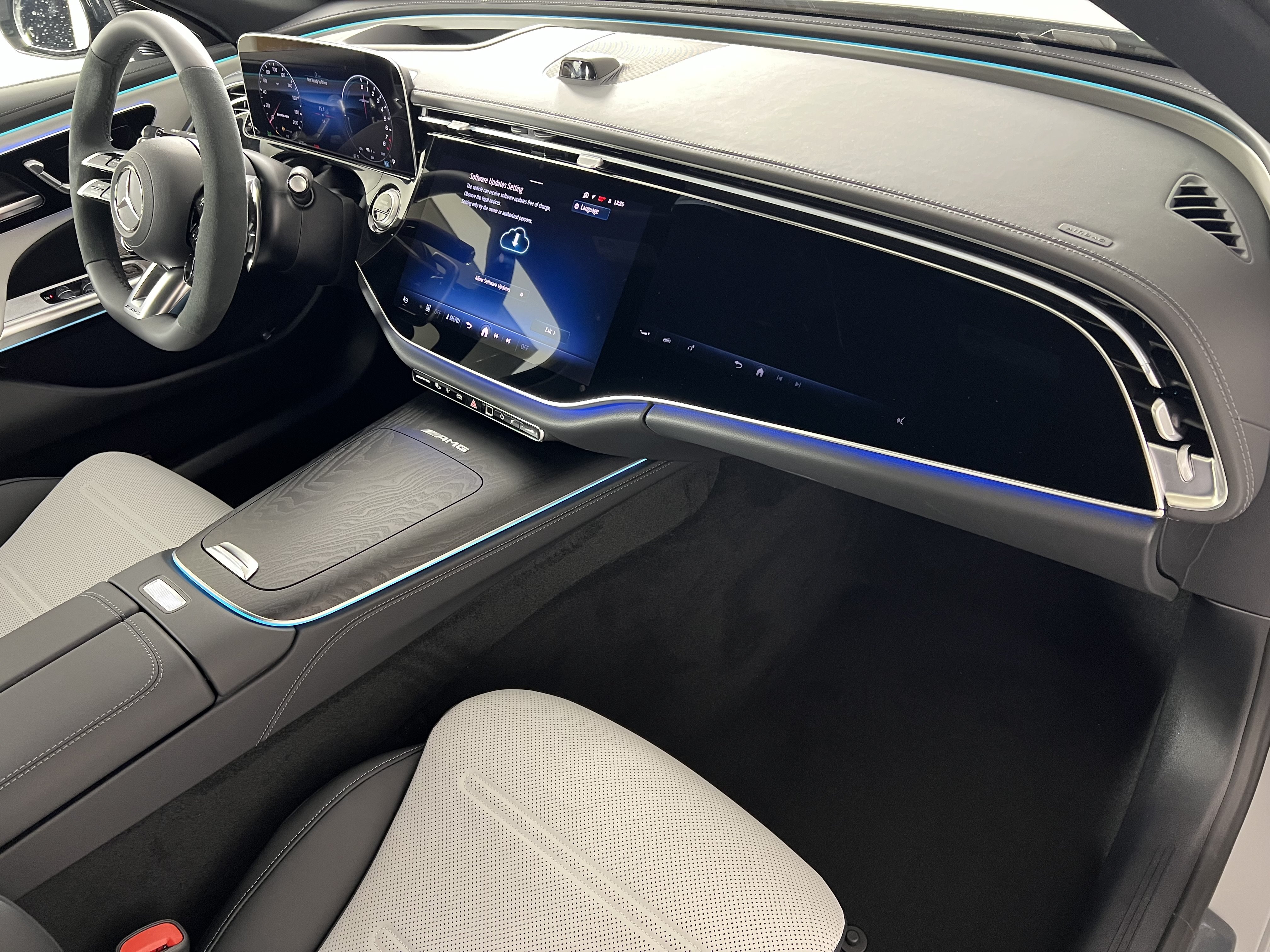 New 2026 Mercedes-Benz E 53 AMG e 4MATIC Sedan image 27