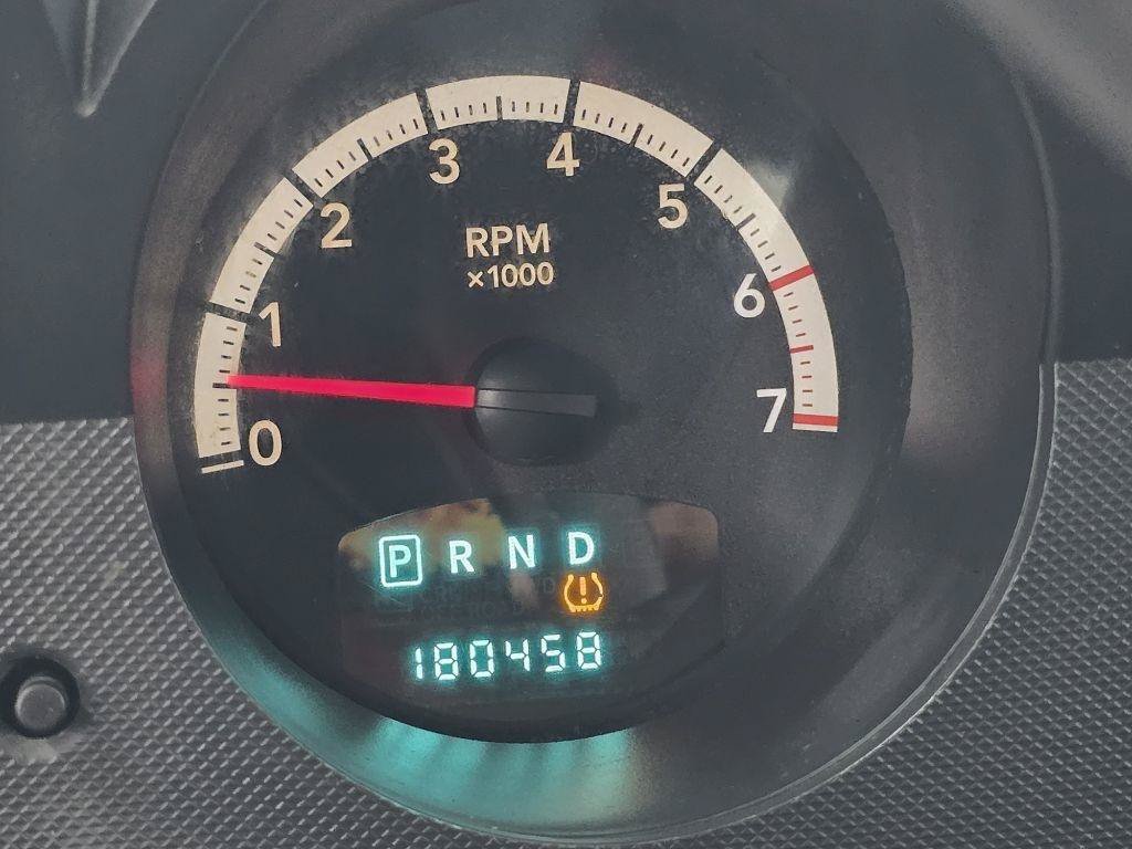 Used 2011 Dodge Nitro Heat RWD image 24