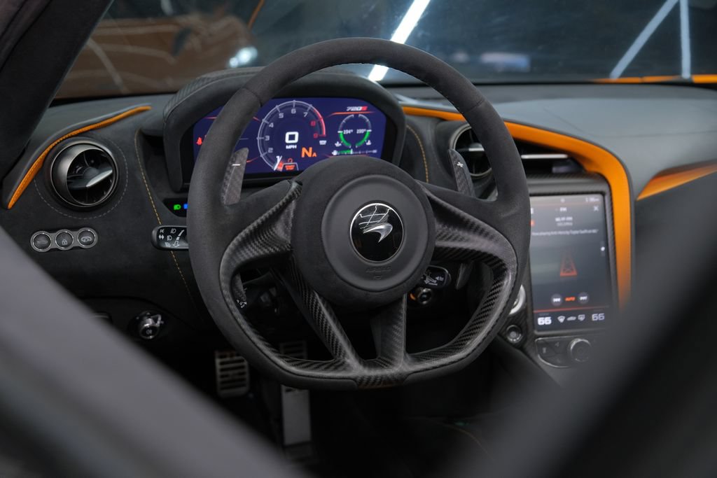 Used 2020 McLaren 720S Spider RWD image 42