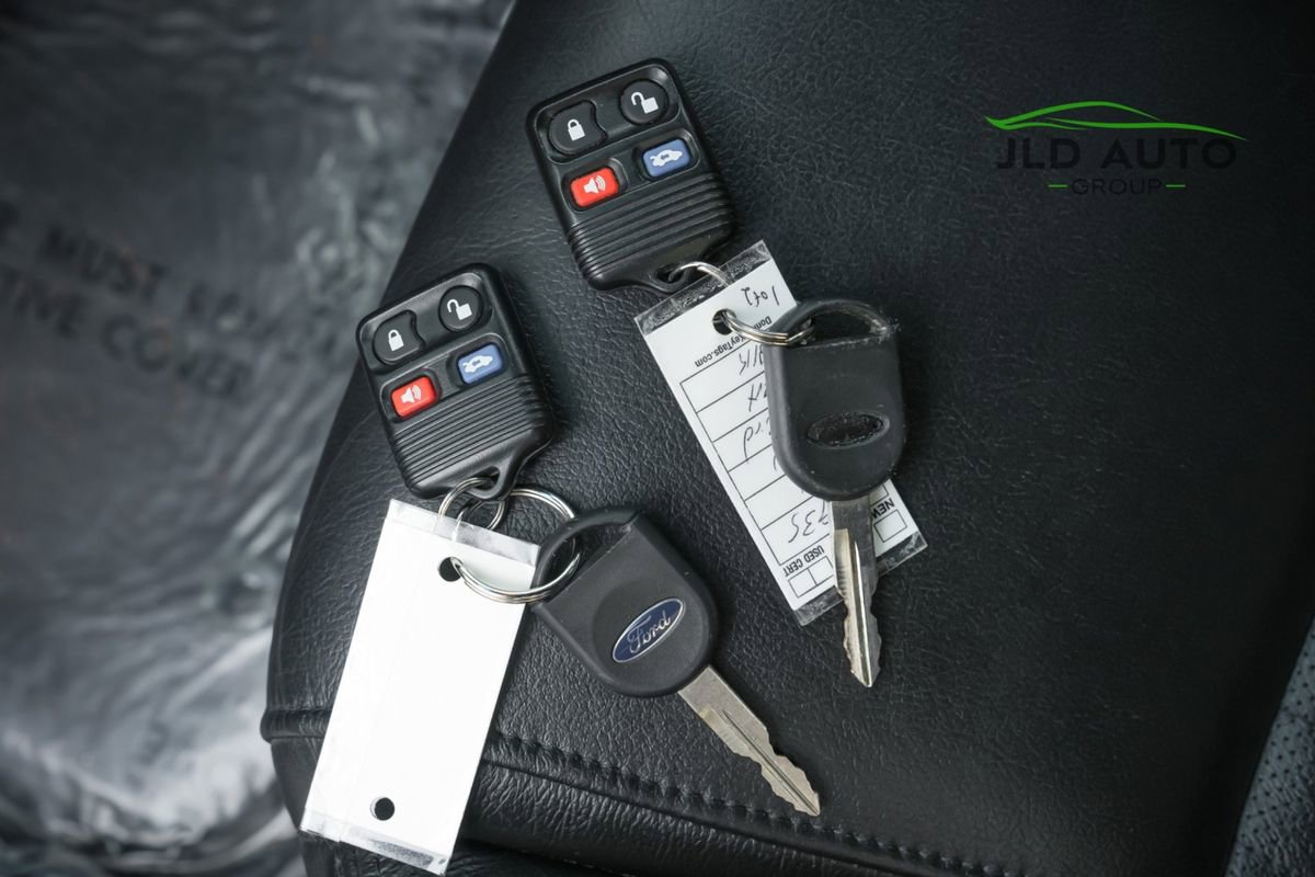 Used 2004 Ford Thunderbird Premium image 71