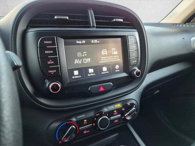 Used 2020 Kia Soul LX FWD image 11