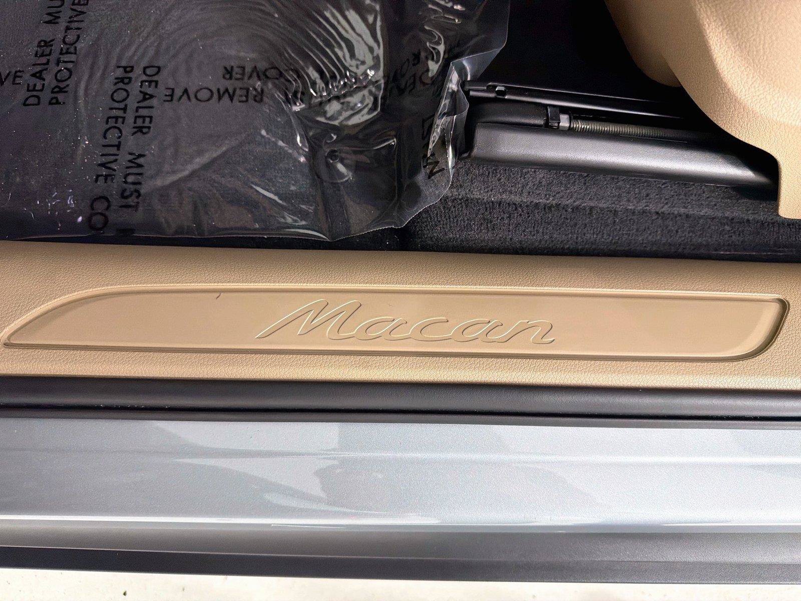 Certified 2026 Porsche Macan Turbo AWD/4WD image 11