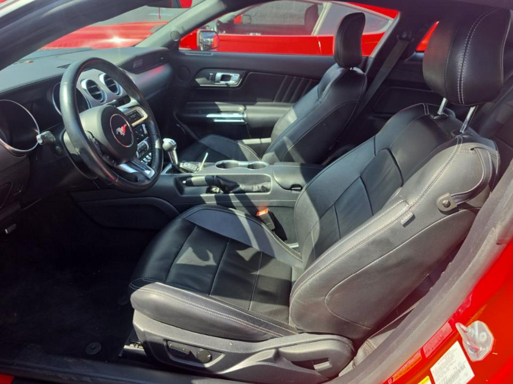 Used 2022 Ford Mustang Premium RWD image 4