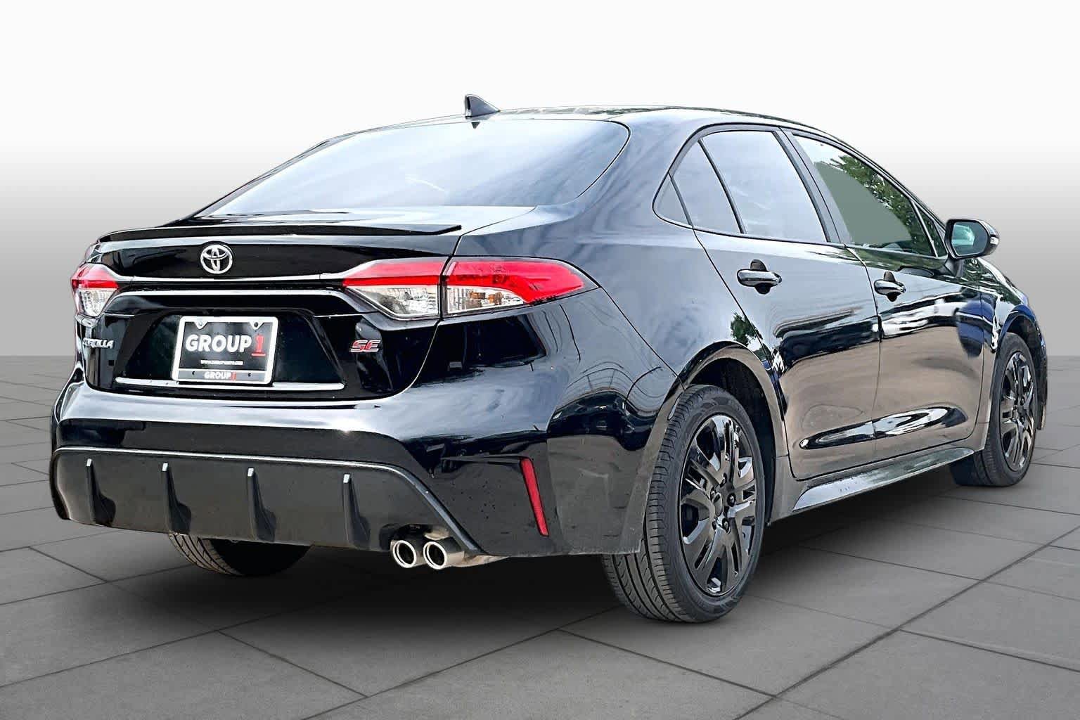 Used 2025 Toyota Corolla SE FWD image 13
