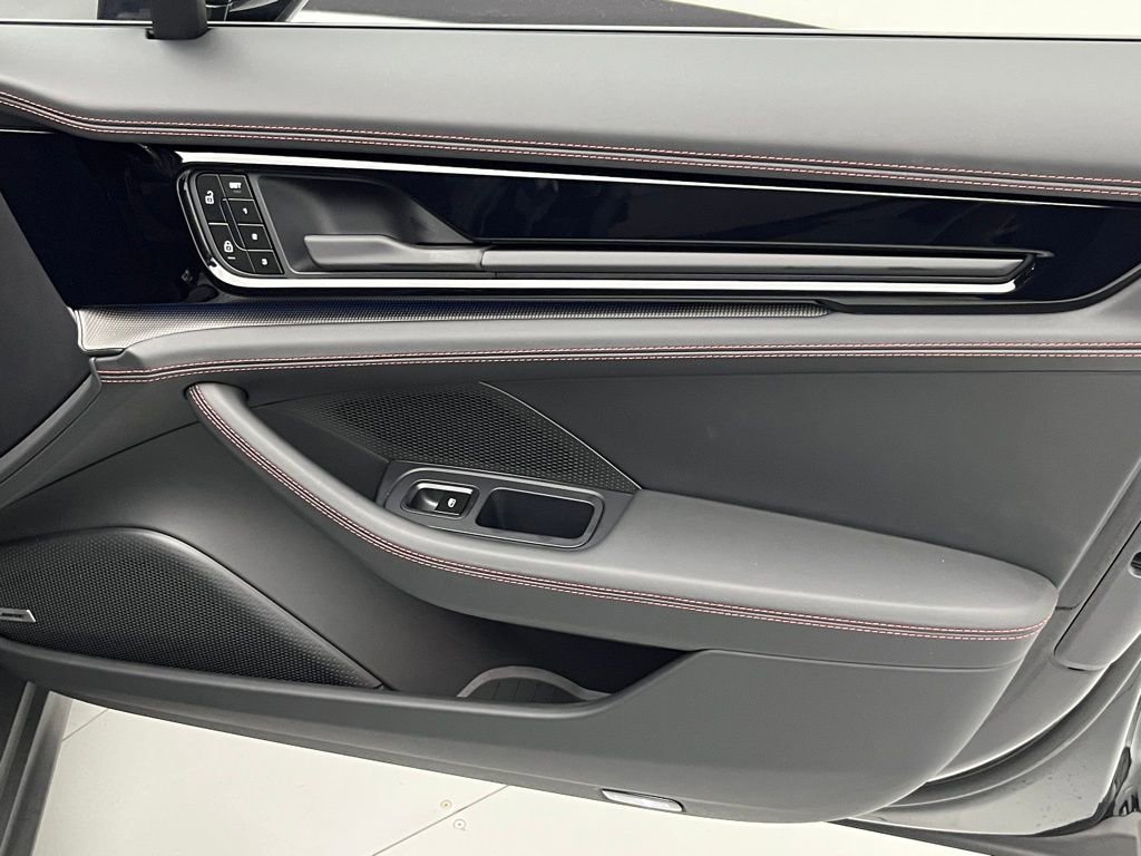 Certified 2025 Porsche Panamera Turbo image 41