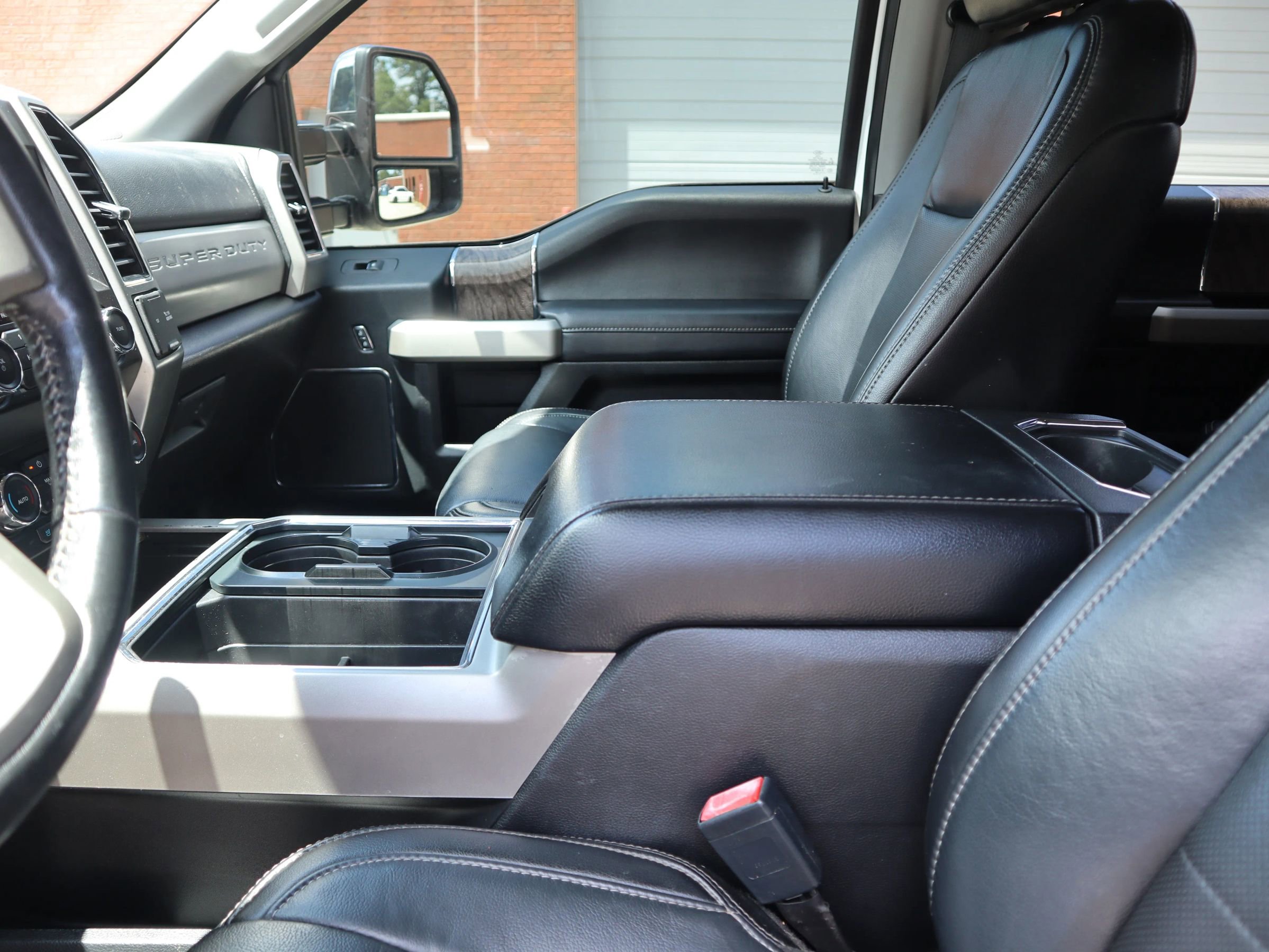 Used 2019 Ford F250 Lariat w/ Chrome Package image 24