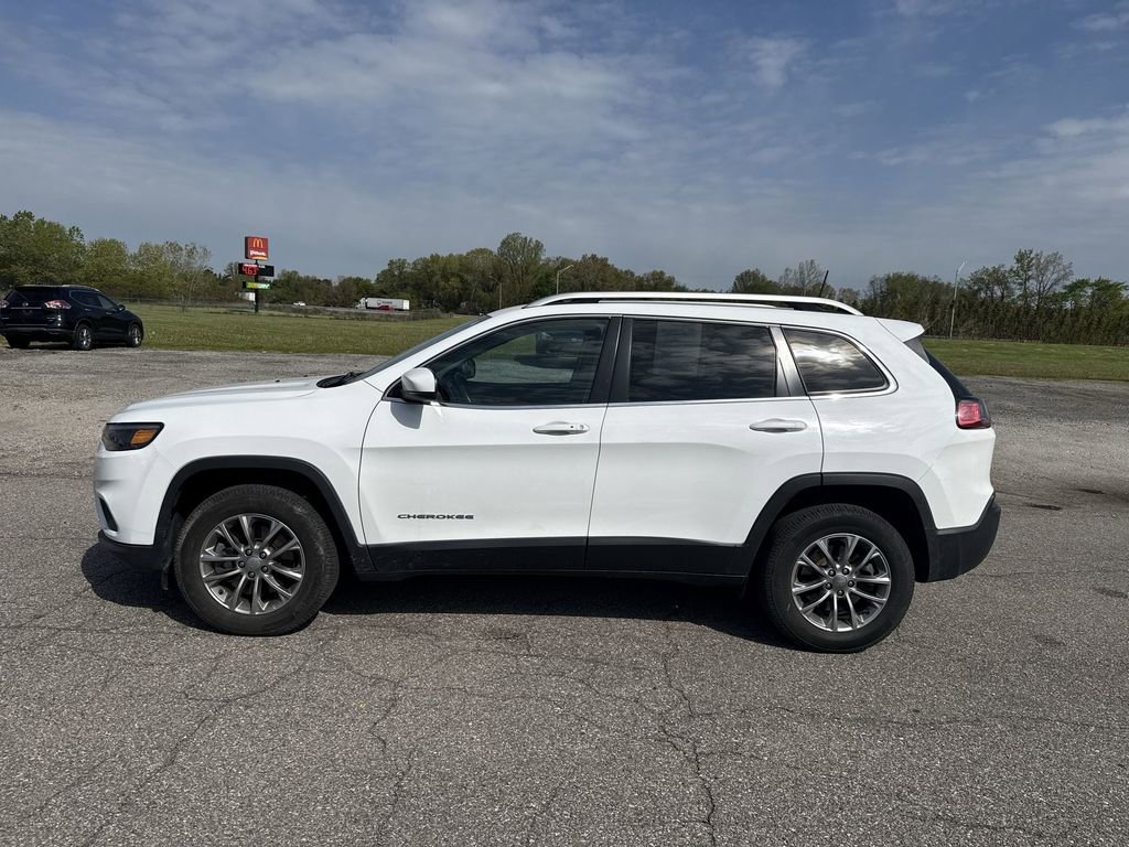 Used 2019 Jeep Cherokee Latitude Plus w/ Cold Weather Group AWD/4WD image 5