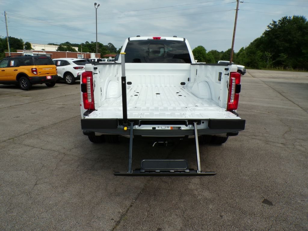 New 2026 Ford F350 King Ranch w/ Chrome Package AWD/4WD image 10