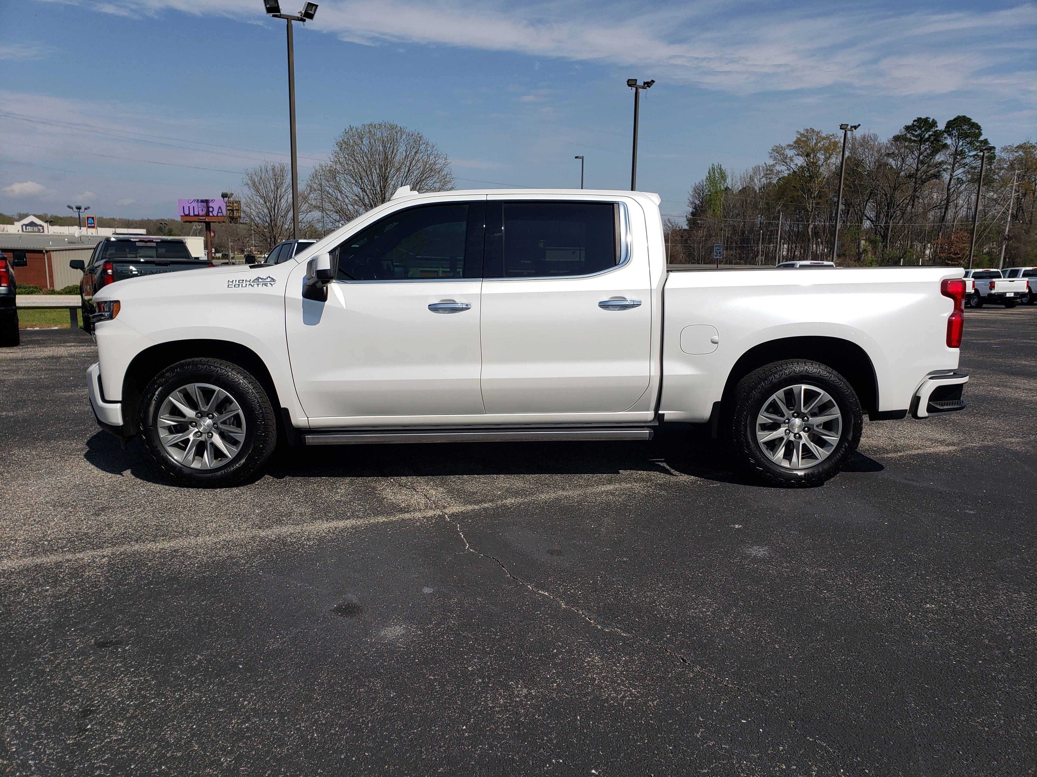 Used 2019 Chevrolet Silverado 1500 High Country w/ Technology Package image 5