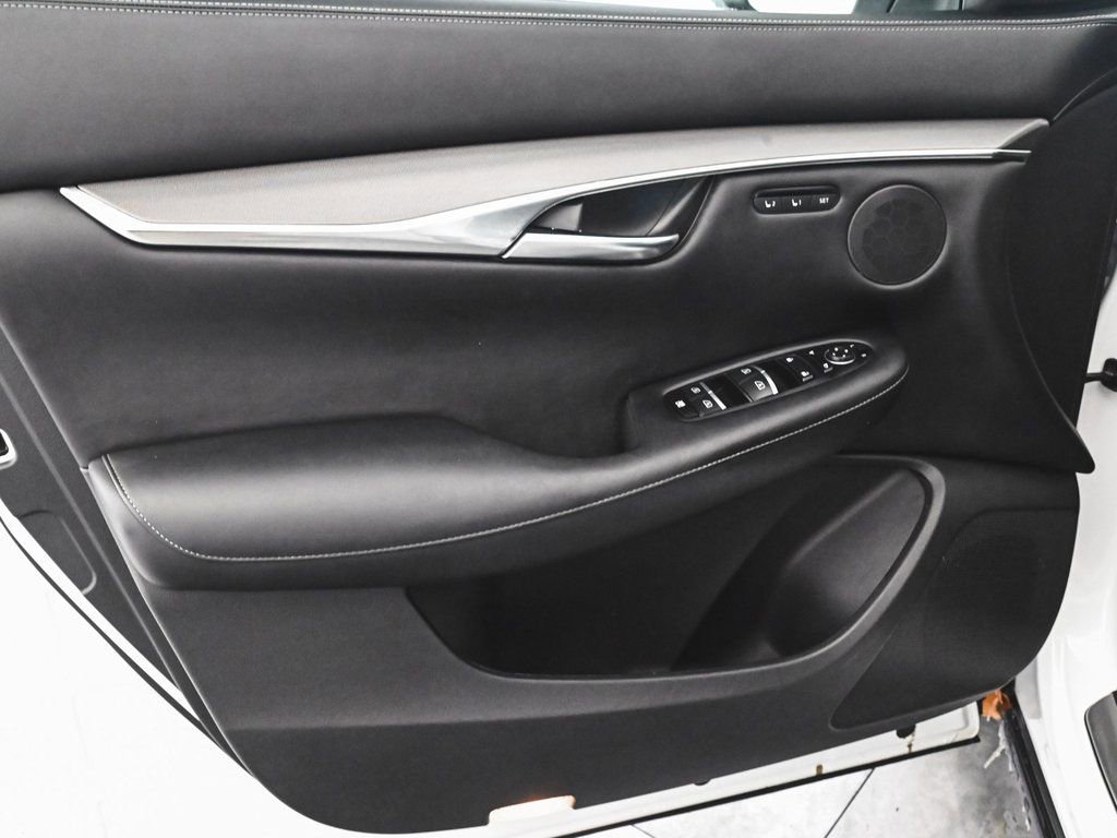 Used 2023 INFINITI QX50 Luxe image 8